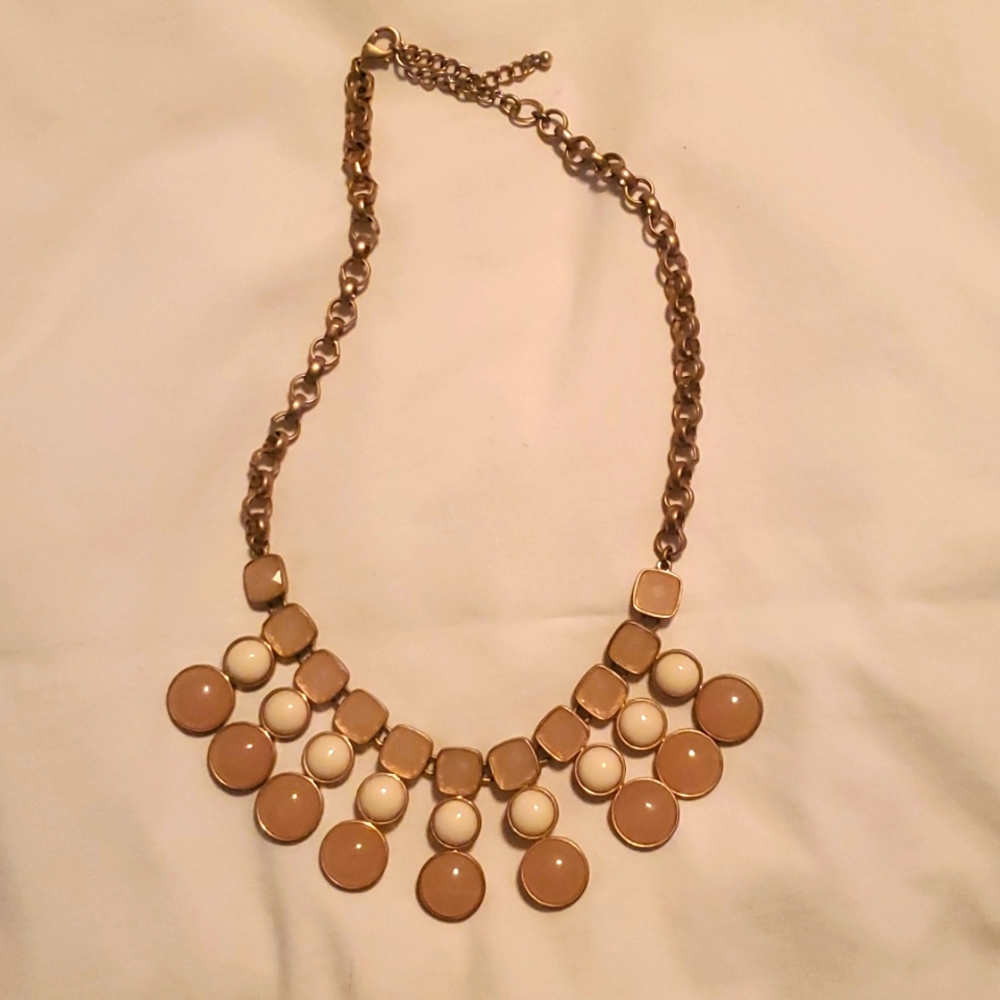 charming Charlie peach toned necklace
